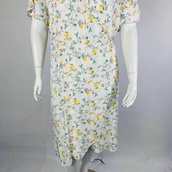 New LOFT Plus Tossed Flower Flutter Wrap Dress Mul - Picture 3 of 7